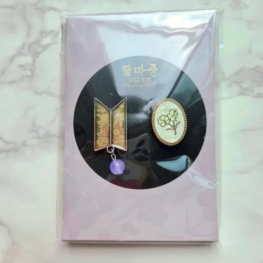 [BUNJANG] BTS DALMAJUNG Logo Badge Set / *BTS 달마중 뱃지 세트 bts  logo badge set