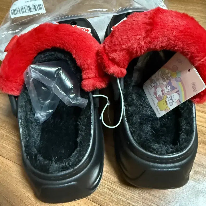 [BUNJANG] Kitty Crocs Shoes / 키티크록스 새상품