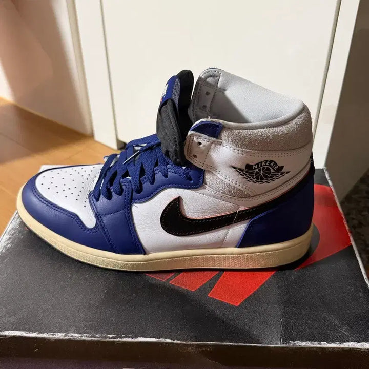 [BUNJANG] Nike Air Jordan 1 Retro High OG True Blue Sneakers / 나이키 에어조던1 레트로 하이 OG 트루블루 275