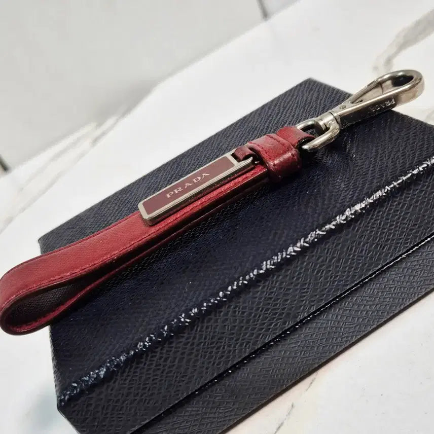[BUNJANG] Prada Saffiano Leather Keyring Key Holder / (정품) 프라다 사피아노 가죽 키링 키홀더