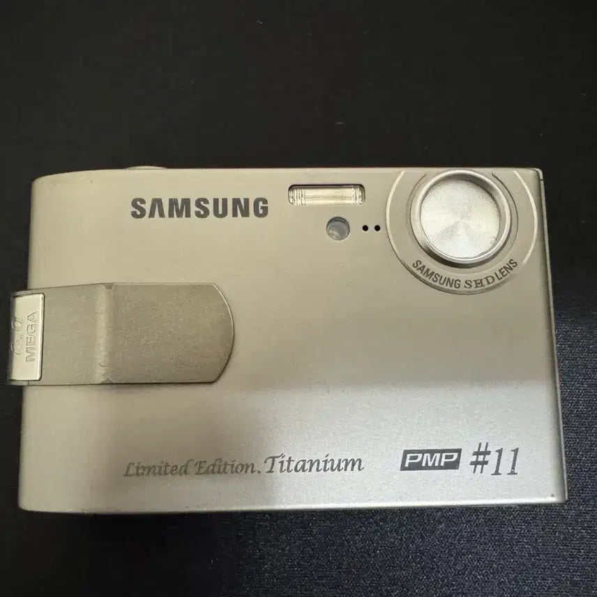 [BUNJANG] Samsung STW-S11PMP Silver Digital Camera (Titanium Limited Edition) / 삼성 STW-S11PMP 실버디카(