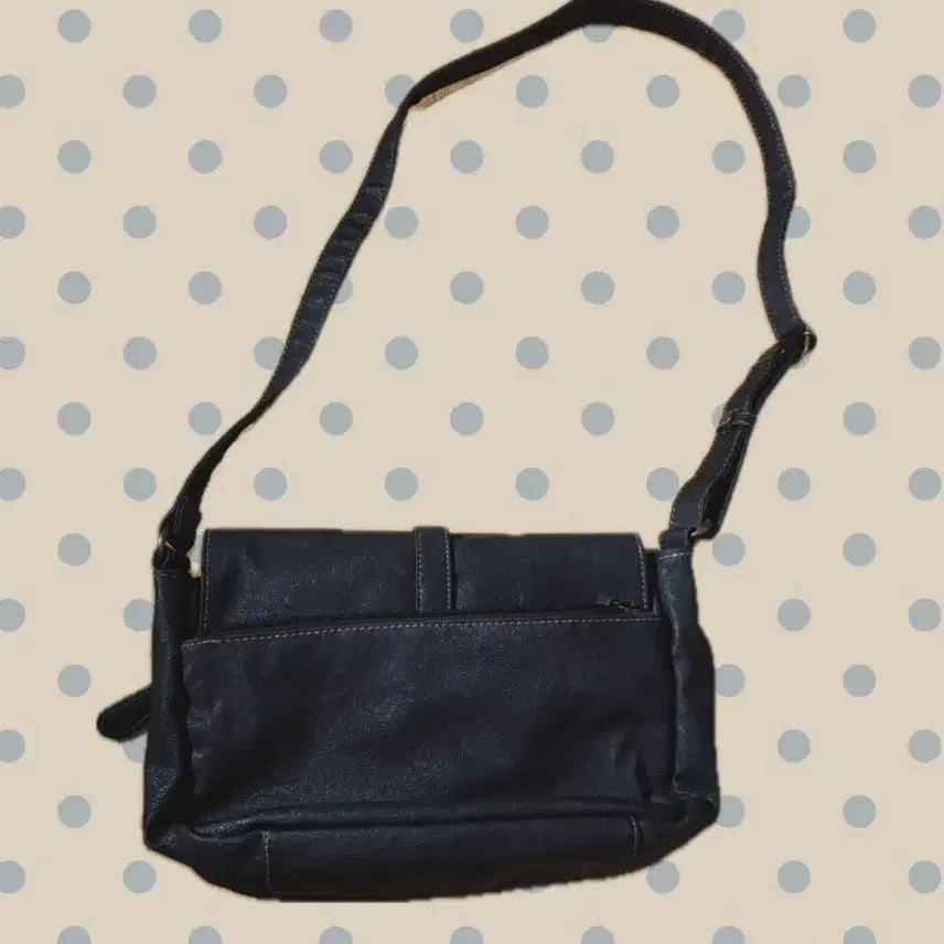[BUNJANG] Vintage Black Leather Crossbody Bag / 빈티지 모리걸 블랙 가죽 크로스백