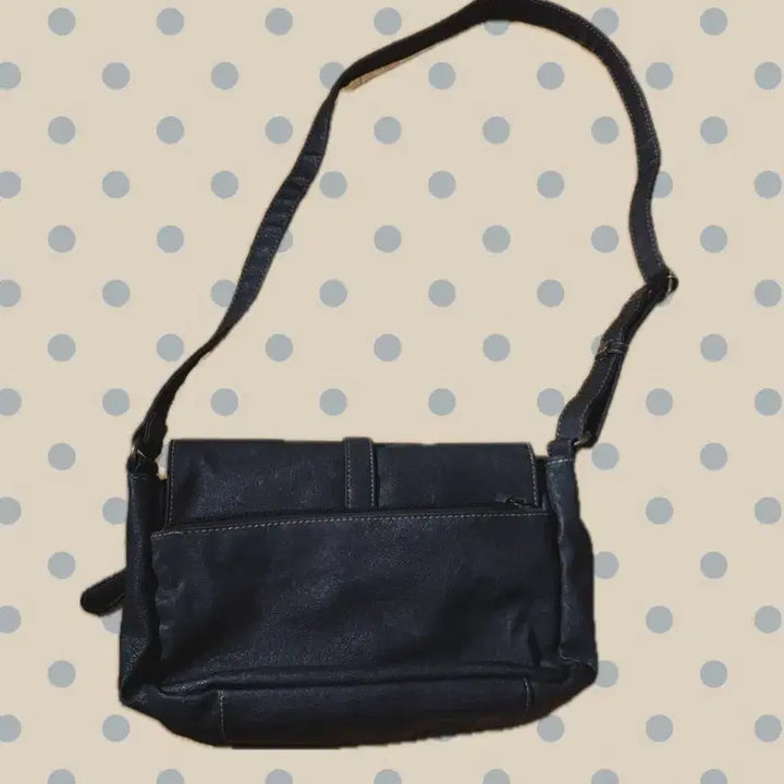 [BUNJANG] Vintage Black Leather Crossbody Bag / 빈티지 모리걸 블랙 가죽 크로스백