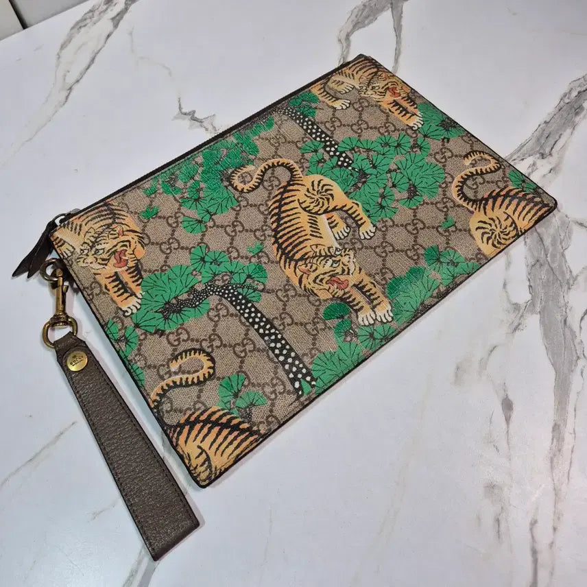 [BUNJANG] Gucci GG Supreme Bengal Tiger Clutch Bag Pouch / (정품) 구찌 GG 수프림 뱅갈 타이거 클러치백 파우치