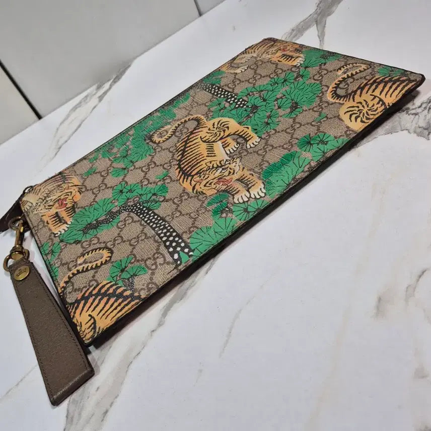 [BUNJANG] Gucci GG Supreme Bengal Tiger Clutch Bag Pouch / (정품) 구찌 GG 수프림 뱅갈 타이거 클러치백 파우치