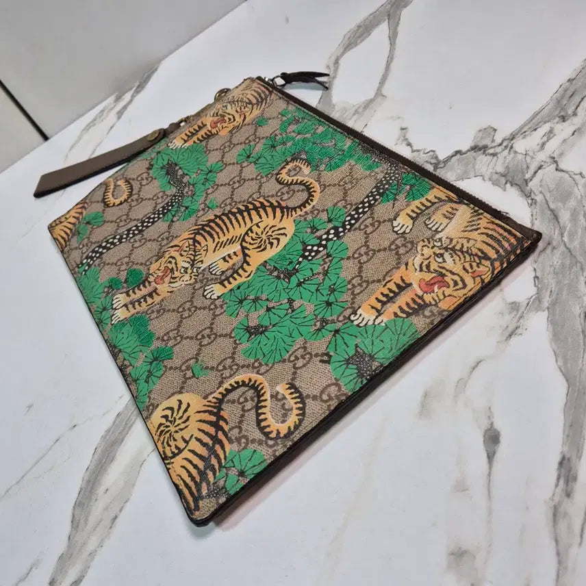 [BUNJANG] Gucci GG Supreme Bengal Tiger Clutch Bag Pouch / (정품) 구찌 GG 수프림 뱅갈 타이거 클러치백 파우치