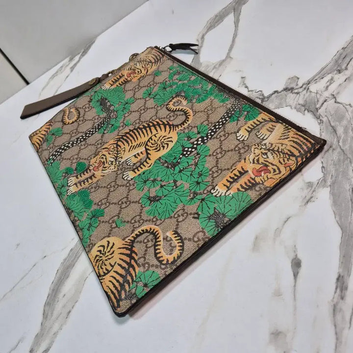 [BUNJANG] Gucci GG Supreme Bengal Tiger Clutch Bag Pouch / (정품) 구찌 GG 수프림 뱅갈 타이거 클러치백 파우치