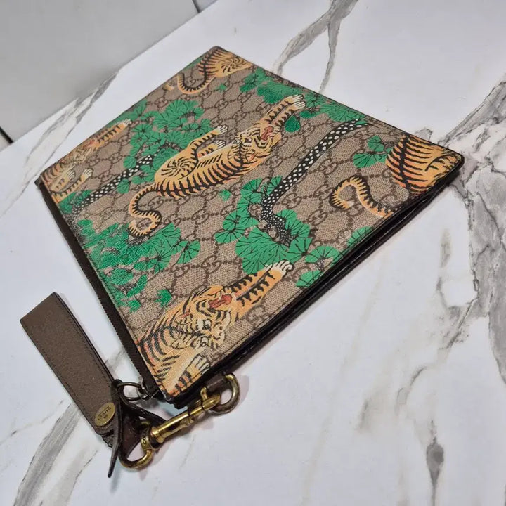 [BUNJANG] Gucci GG Supreme Bengal Tiger Clutch Bag Pouch / (정품) 구찌 GG 수프림 뱅갈 타이거 클러치백 파우치