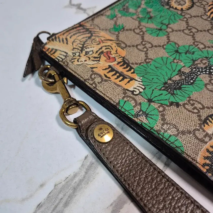 [BUNJANG] Gucci GG Supreme Bengal Tiger Clutch Bag Pouch / (정품) 구찌 GG 수프림 뱅갈 타이거 클러치백 파우치