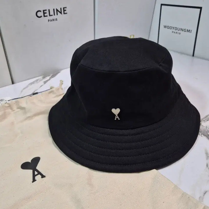[BUNJANG] AMI Small Heart Logo Stud Bucket Hat / (정품) 아미 스몰 하트 로고 스터드 버킷햇 모자 58