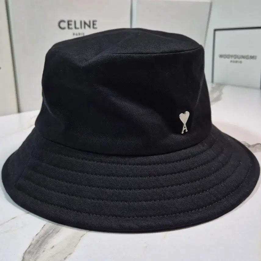 [BUNJANG] AMI Small Heart Logo Stud Bucket Hat / (정품) 아미 스몰 하트 로고 스터드 버킷햇 모자 58