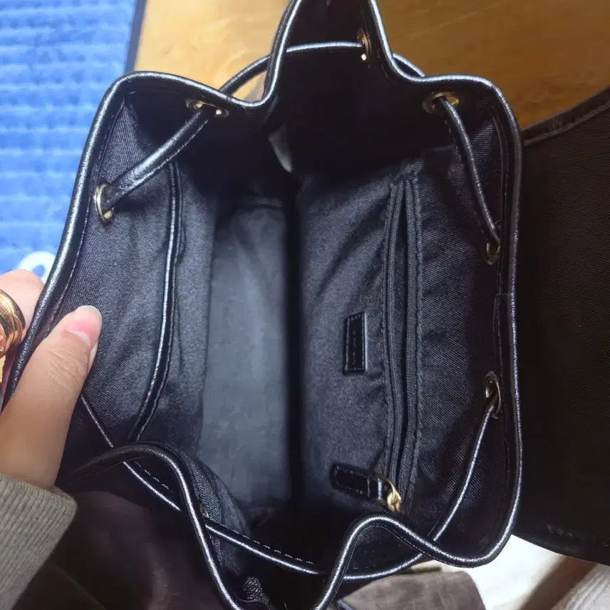 [BUNJANG] Paul &amp; New York Classic Logo Poche Backpack Black / 폴뉴아 클래식 로고 포체 백팩 블랙