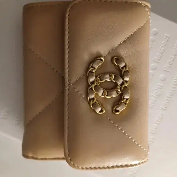[BUNJANG] Beige Lambskin Quilted Tri-Fold Card Wallet / 베이지 램스킨 퀼팅 3단 카드지갑