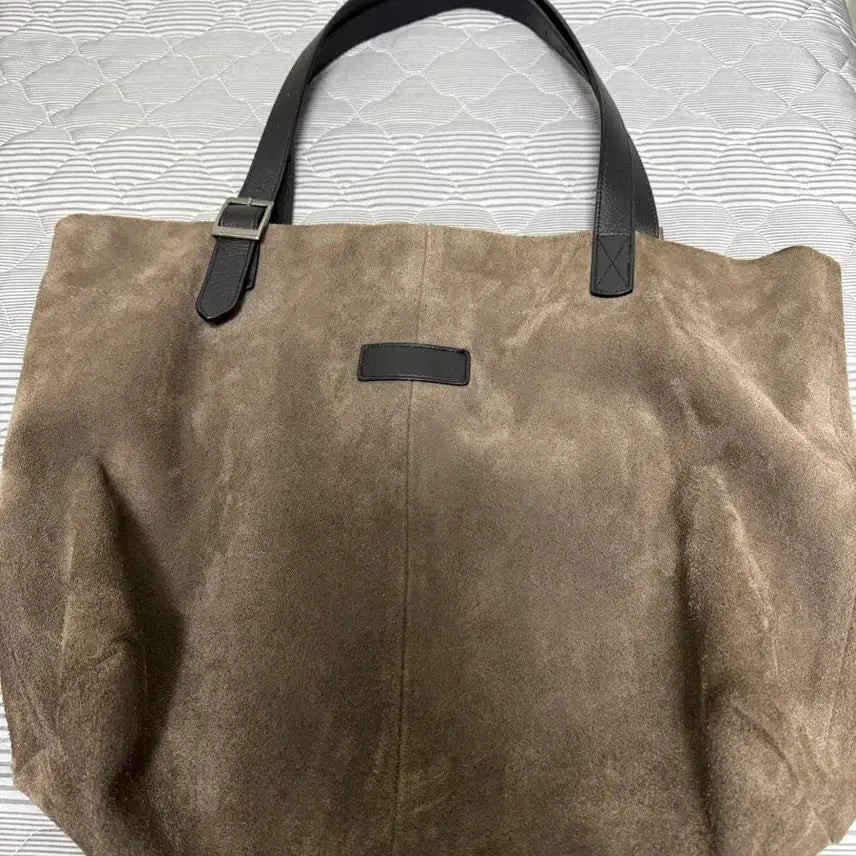 [SOLD OUT] 해칭룸 스웨이드 토트백 그레이