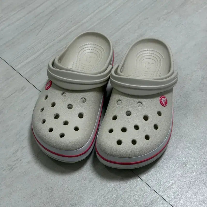 [BUNJANG] Crocs Sanrio Jibbitz Authentic Clogs / 크록스
