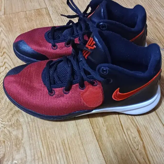 [BUNJANG] Nike Kyrie Flytrap 3 Basketball Shoes 245mm / 나이키 카이리 플라이트랩3/  245mm