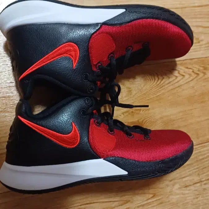 [BUNJANG] Nike Kyrie Flytrap 3 Basketball Shoes 245mm / 나이키 카이리 플라이트랩3/  245mm