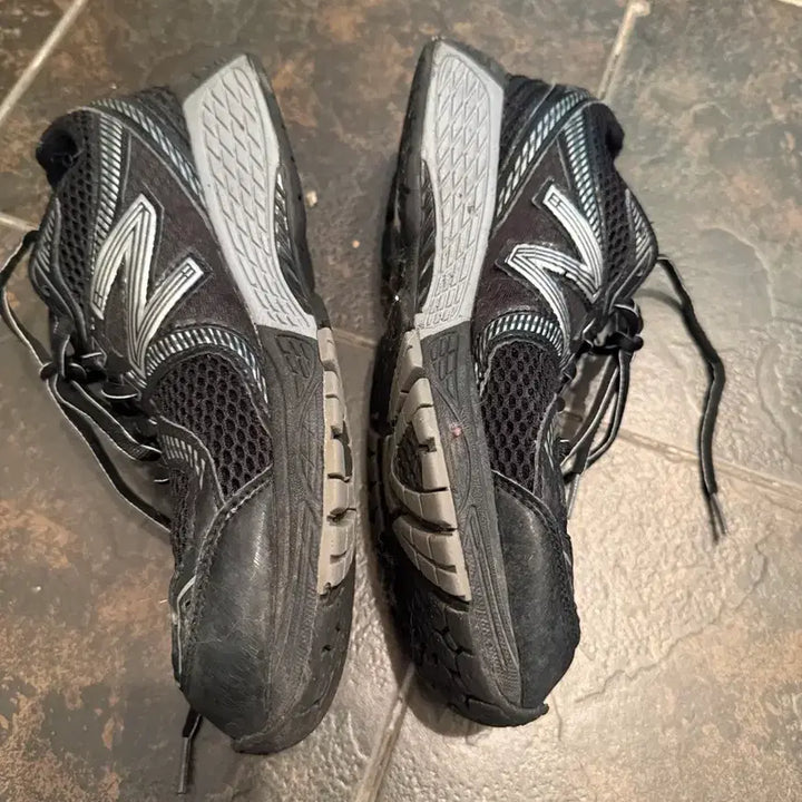 [BUNJANG] New Balance 860 v2 Black Sneakers / 뉴발란스 860 v2 블랙