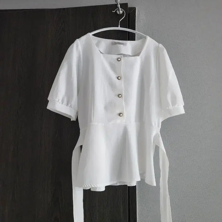 [BUNJANG] Blue Lace Square Neck Blouse (Size F) / 새상품급) 블루레이스 블라우스 F