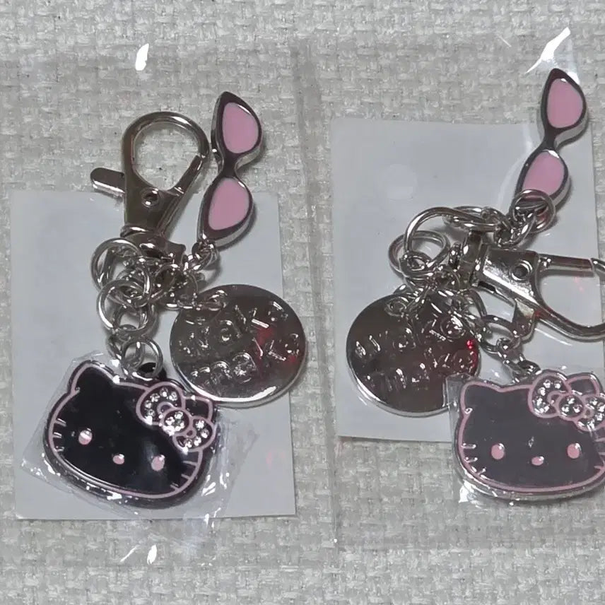[SOLD OUT] 웨이크메이크 헬로키티 참 키링