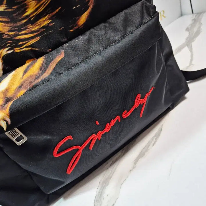 [BUNJANG] Givenchy Lion Leo Nylon Backpack / (정품) 지방시 라이언 레오 나일론 백팩 가방