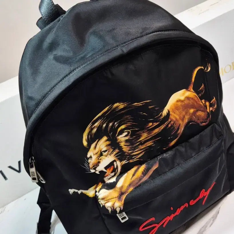 [BUNJANG] Givenchy Lion Leo Nylon Backpack / (정품) 지방시 라이언 레오 나일론 백팩 가방