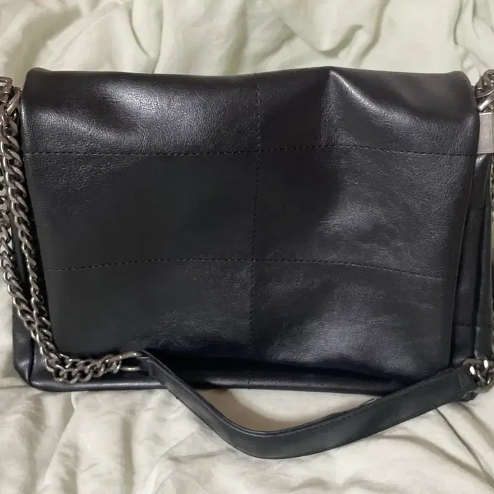 [SOLD OUT] [정품] ZARA 자라 락 플랩 숄더백 유나백 블랙