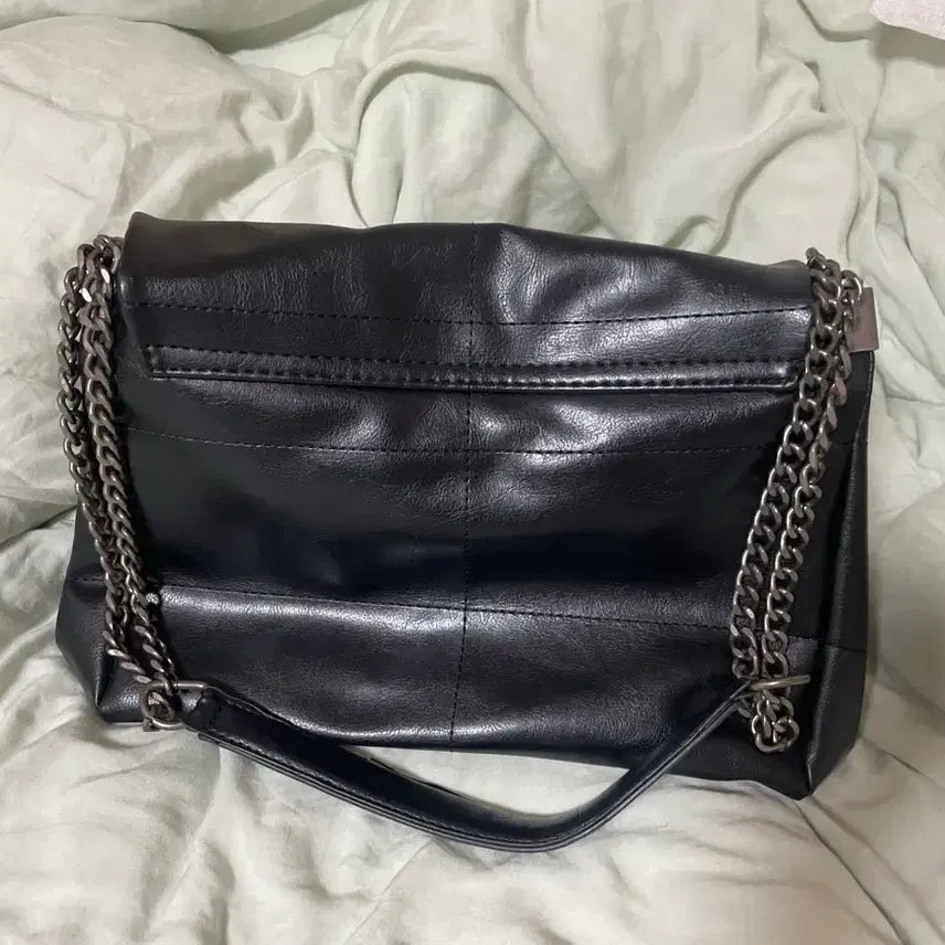[SOLD OUT] [정품] ZARA 자라 락 플랩 숄더백 유나백 블랙