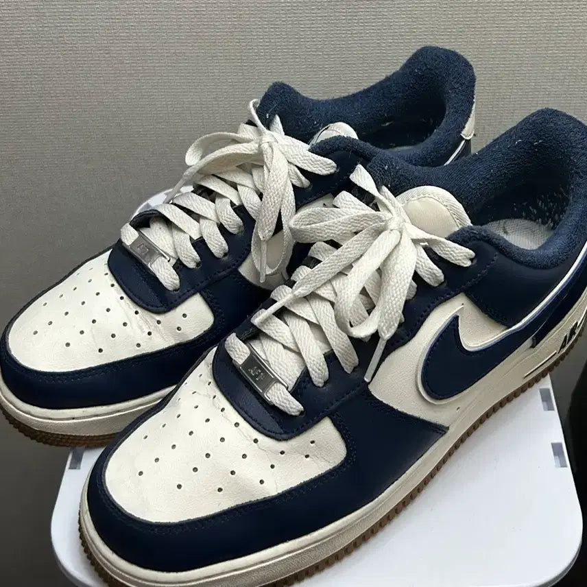 [SOLD OUT] 나이키 에어포스1 LV8 미드나잇 네이비