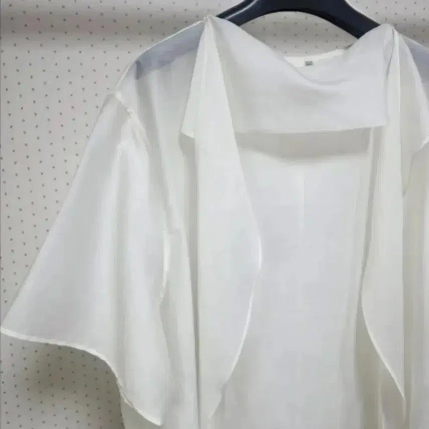[BUNJANG] Borgo Seseia Silk Blend Scarf Blouse (Size 77) / 보르고세시아 스카프블라우스77사이즈(새상품)