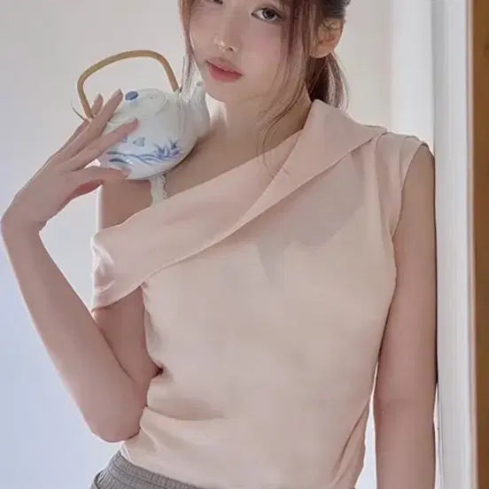 [BUNJANG] Grove Maya Off-Shoulder Blouse Beige F / 그로브 마야 오프숄더 브라우스 베이지 F