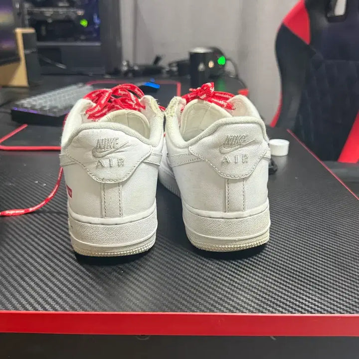[BUNJANG] Nike Supreme Air Force 1 Low White Sneakers (260) / 나이키 슈프림 에어포스 로우 화이트 (260)