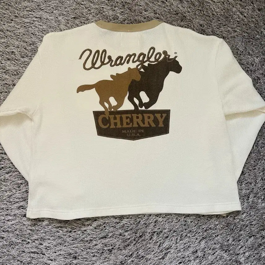 [BUNJANG] Cherry LA x Wrangler Thermal Long Sleeve T-Shirt Beige / CHERRY LA X WRANGLER 긴팔티