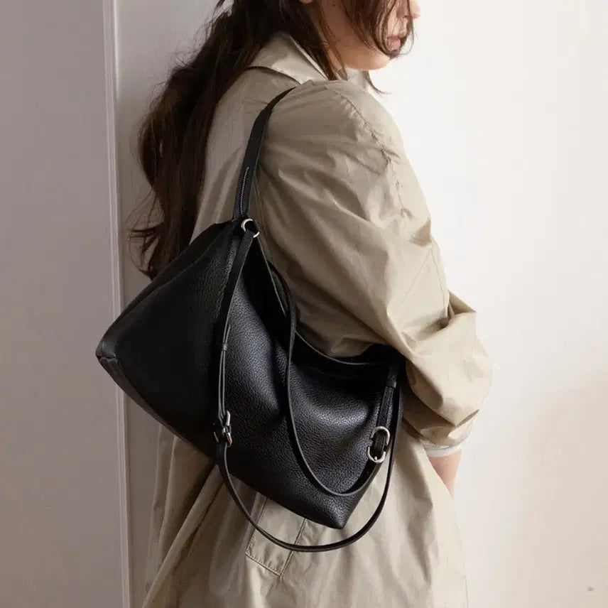 [SOLD OUT] 루에브르 바인 숄더백 블랙