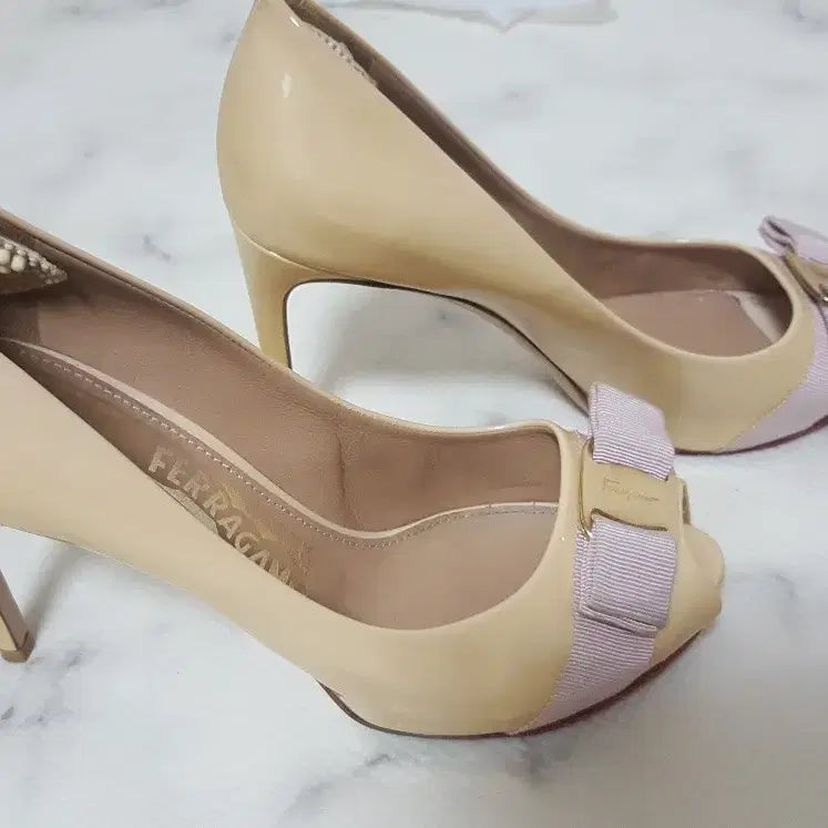 [BUNJANG] Ferragamo Lambskin Open-toe High Heels / 페레가모 램스킨 오픈토 하이힐