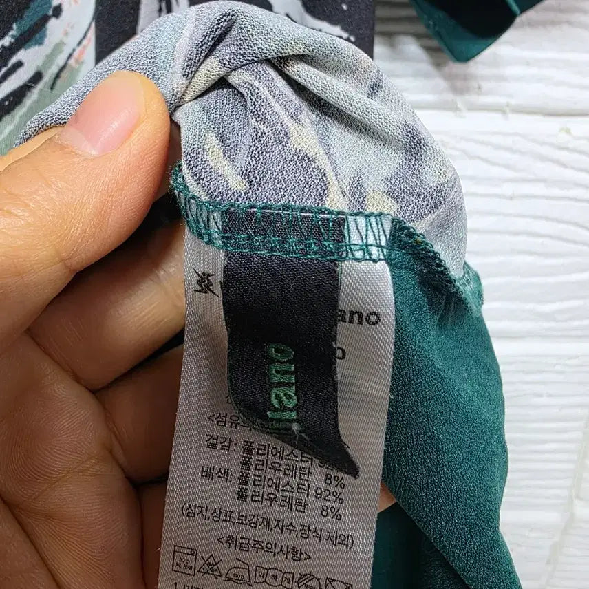 [BUNJANG] 새상품 2025년 새상품  몬테밀라노 티셔츠 88ㅡ99 / 새상품 2025년 새상품  몬테밀라노 티셔츠 88ㅡ99