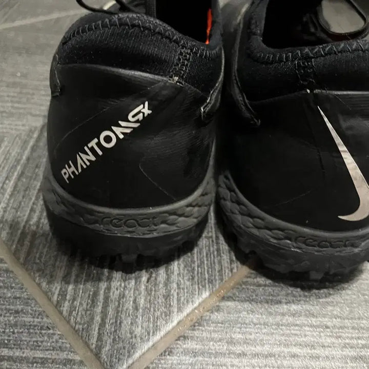 [BUNJANG] Nike Phantom GX TF Futsal Shoes / 나이키 팬텀 GX TF 풋살화