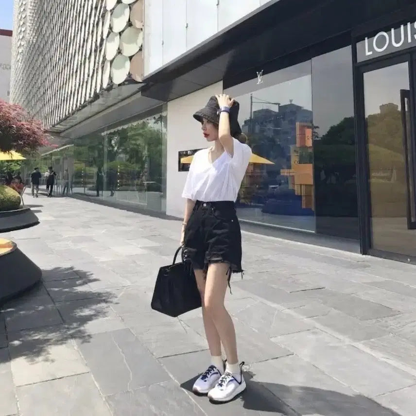 [BUNJANG] X2square Black High-Waist Cut-Off Denim Shorts / X2제곱 블랙 데미지 하이웨스트 컷팅 반바지