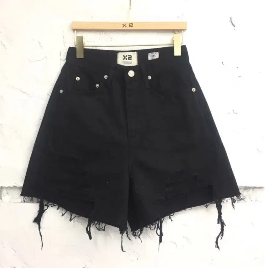 [BUNJANG] X2square Black High-Waist Cut-Off Denim Shorts / X2제곱 블랙 데미지 하이웨스트 컷팅 반바지