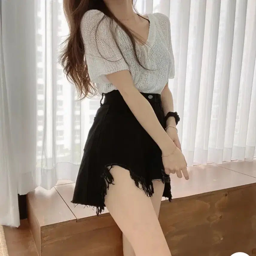 [BUNJANG] X2square Black High-Waist Cut-Off Denim Shorts / X2제곱 블랙 데미지 하이웨스트 컷팅 반바지