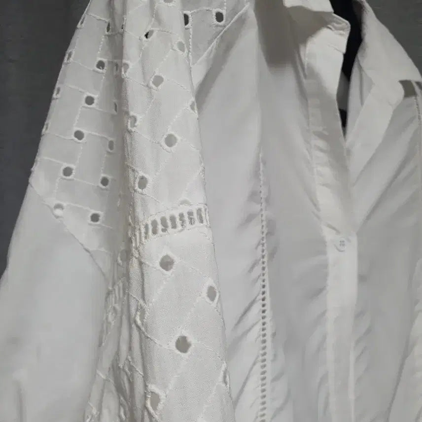 [BUNJANG] CC COLLECT Button-Up Blouse / CC COLLECT씨씨 콜렉트 버튼 셔츠형 블라우스xs~s