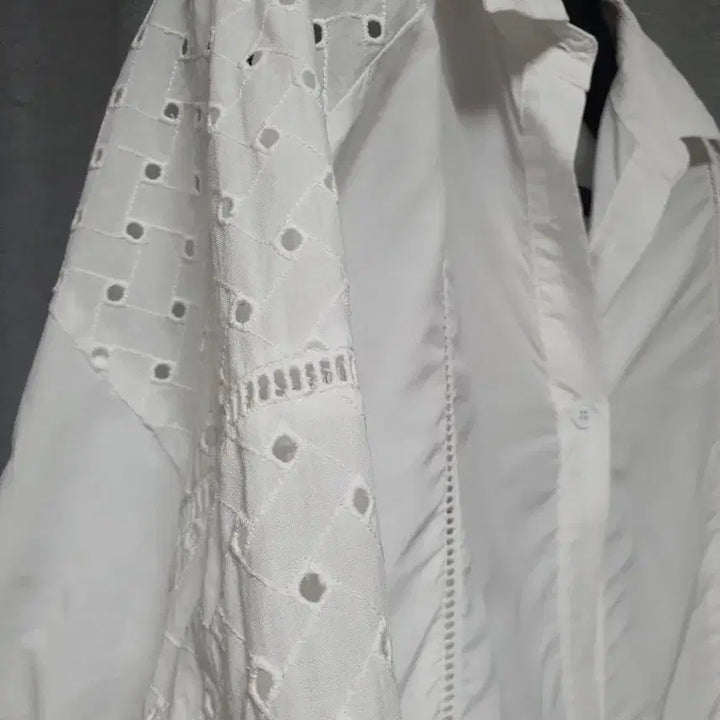 [BUNJANG] CC COLLECT Button-Up Blouse / CC COLLECT씨씨 콜렉트 버튼 셔츠형 블라우스xs~s
