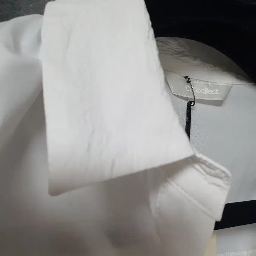 [BUNJANG] CC COLLECT Button-Up Blouse / CC COLLECT씨씨 콜렉트 버튼 셔츠형 블라우스xs~s