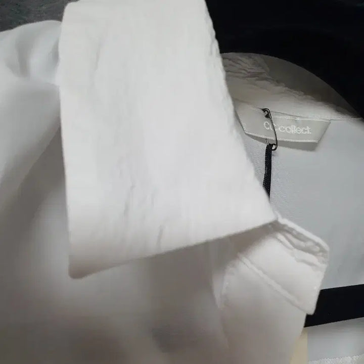 [BUNJANG] CC COLLECT Button-Up Blouse / CC COLLECT씨씨 콜렉트 버튼 셔츠형 블라우스xs~s