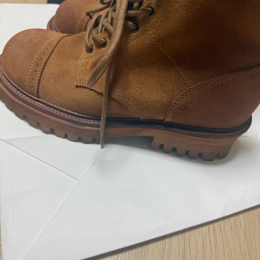 [BUNJANG] 야세 6.5cm 에어 코만도솔 카우하이드 부츠 베이지 270 한번신음 / 야세 6.5cm 에어 코만도솔 카우하이드 부츠 베이지 270 한번신음