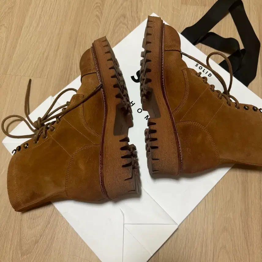 [BUNJANG] 야세 6.5cm 에어 코만도솔 카우하이드 부츠 베이지 270 한번신음 / 야세 6.5cm 에어 코만도솔 카우하이드 부츠 베이지 270 한번신음