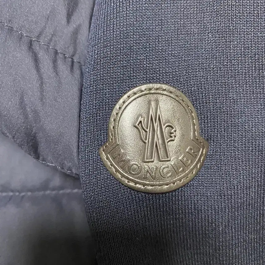[SOLD OUT] [정품] 몽클레어 니트패딩 집업 자켓 가디건