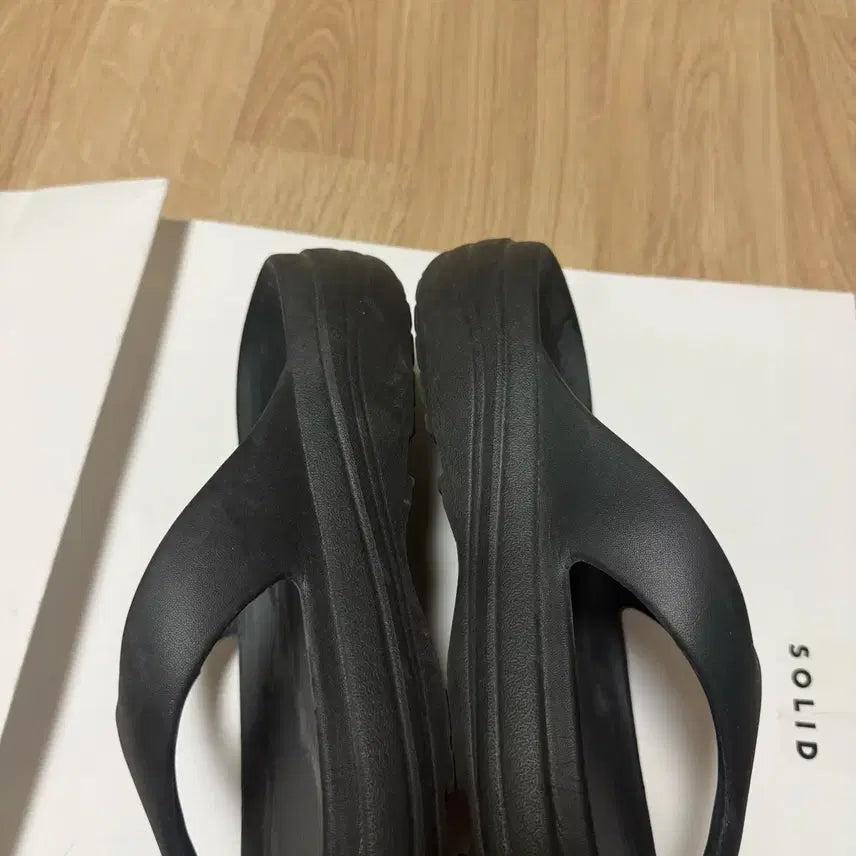[SOLD OUT] 식스핏 5cm 플라이 오버 플립플랍 쪼리 270-275 두번신음
