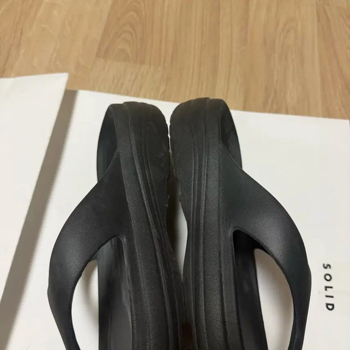 [SOLD OUT] 식스핏 5cm 플라이 오버 플립플랍 쪼리 270-275 두번신음