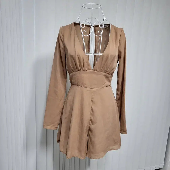 [BUNJANG] Glamorous Beige Jumpsuit (New) / 영국브랜드 Glamorous 베이지 점프수트 미사용 새상품